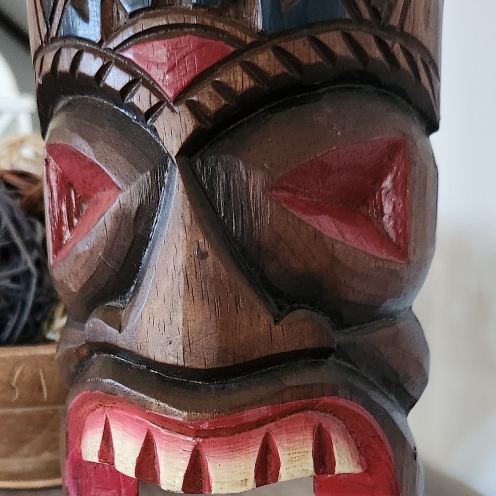 🗿Wooden Tiki Mask Wall Decor – Red & Blue Accents, Preowned Excellent Condition - Picture 7 of 14